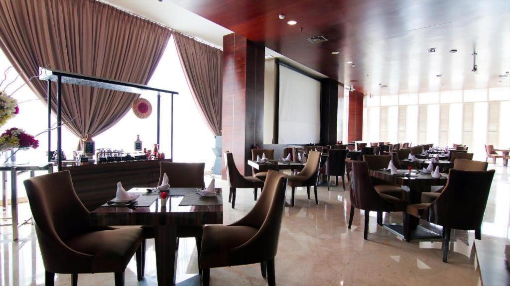 The Arista Hotel Palembang Exteriör bild
