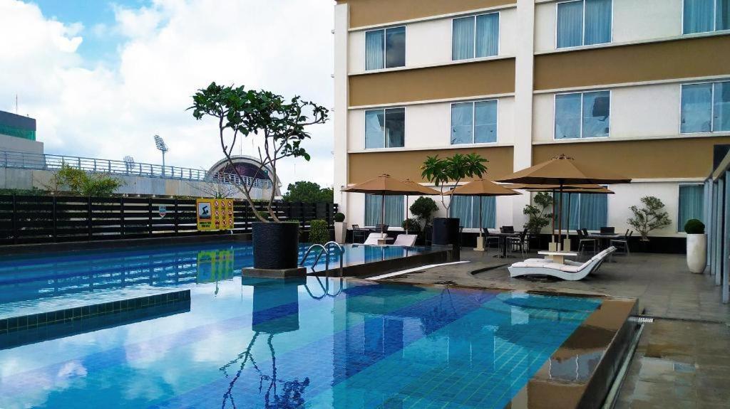 The Arista Hotel Palembang Exteriör bild